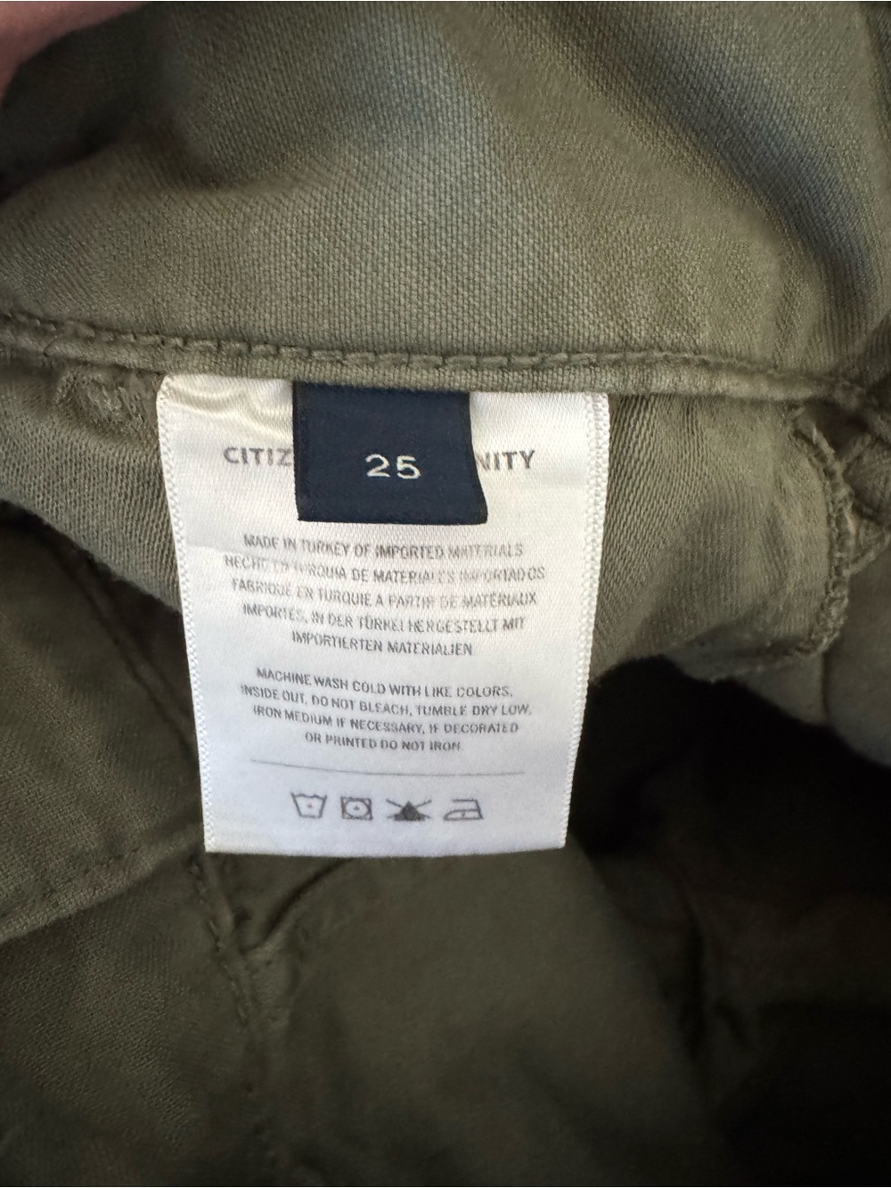 Citizens of Humanity Marcelle Low Slung Cargo Barrel Pants in Surplus - Picture 5 of 10